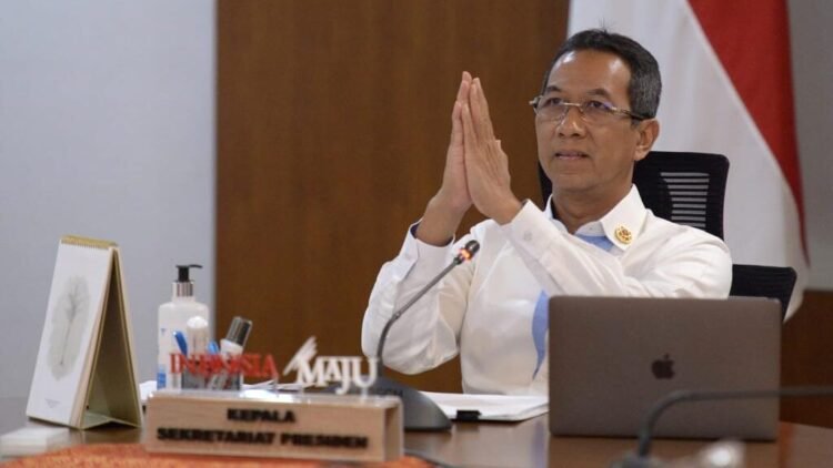 Kasetpres Serahkan Bantuan Beras Untuk Warga Terdampak Covid-19 di Provinsi Bali