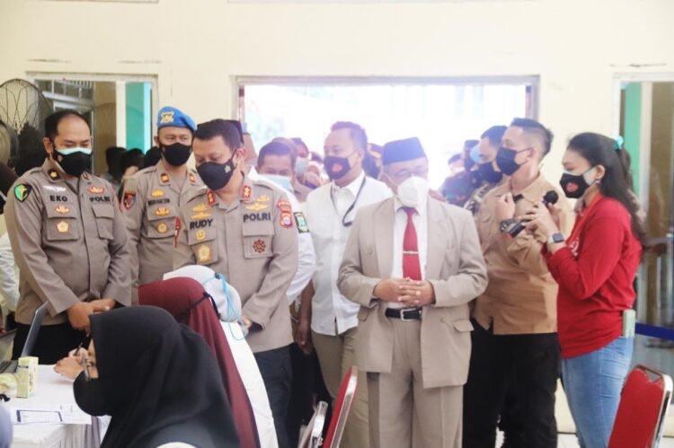 Rektor UIN SMH Banten Apresiasi Kekompakan TNI-POLRI Dalam Pelaksanaan Vaksinasi Bagi Mahasiswa
