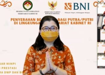 Dharma Wanita Persatuan Setkab Serahkan Beasiswa Bagi 63 Putra-Putri Pegawai dan Pensiunan