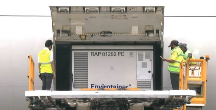 Tahap ke-50, Pemerintah Kembali Datangkan Lima Juta Dosis Vaksin COVID-19 Sinovac