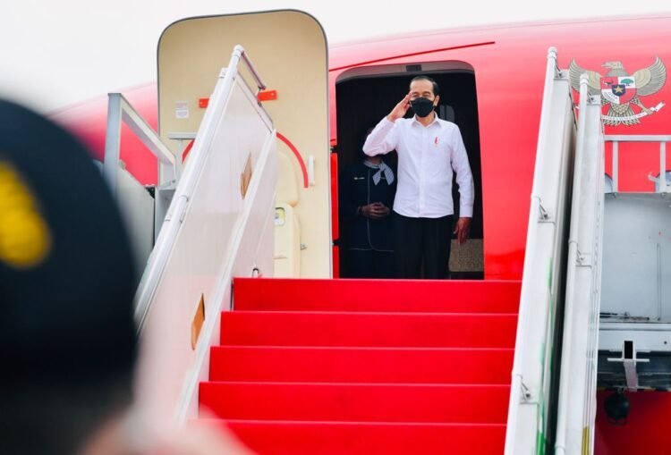Bertolak ke Jawa Timur, Presiden Akan Tinjau Vaksinasi dan Resmikan Bendungan