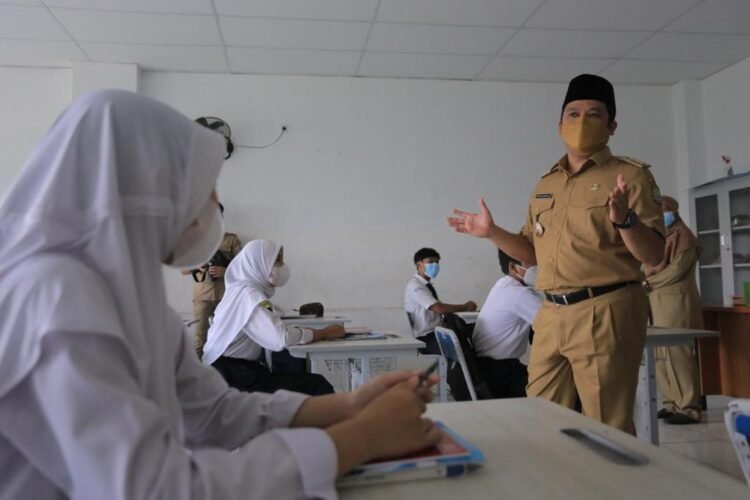 Hari Pertama Pelaksanaan PTM Tingkat SMP di Kota Tangerang Tanpa Hambatan