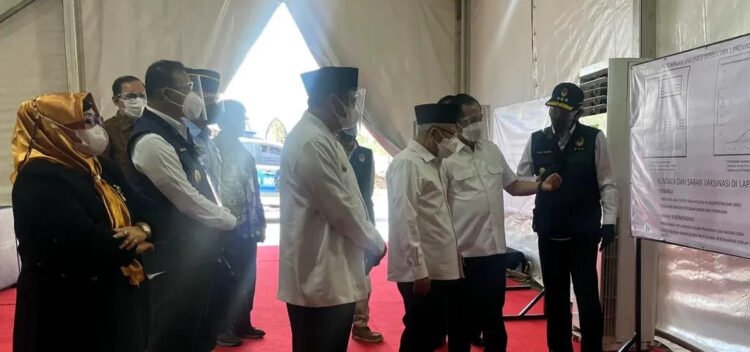 Kunjungan Kerja ke Bandung, Wapres Tinjau Sentra Vaksinasi Wantannas