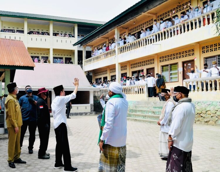 Presiden Apresiasi Dukungan Pesantren terhadap Program Vaksinasi COVID-19