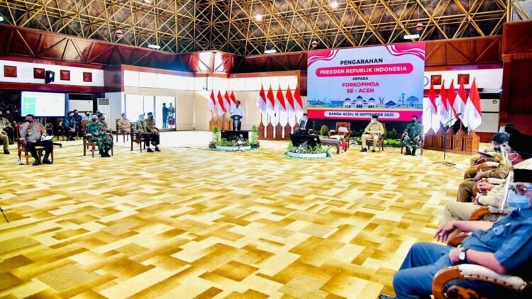 Presiden Jokowi: Kunci Menggerakkan Ekonomi adalah Pengendalian Covid-19