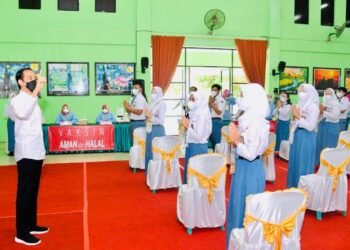 Presiden Tinjau Vaksinasi Bagi Pelajar di Kabupate Pesawaran