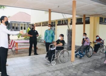 Presiden Tinjau Vaksinasi Pelajar SLB di DIY