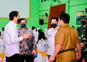 Saat Presiden Jokowi Menyapa Peserta Vaksinasi di Provinsi Lampung