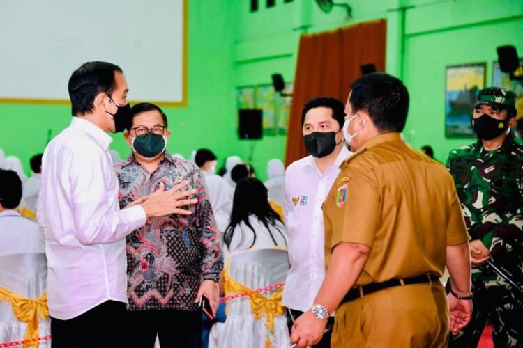 Saat Presiden Jokowi Menyapa Peserta Vaksinasi di Provinsi Lampung