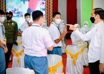 Saat Presiden Menyapa Peserta Vaksinasi di Provinsi Lampung