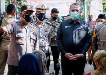 Walikota Tangsel dan Kapolres Dampingi Kapolda Metro Jaya Tinjau Vaksinasi Merdeka di Serpong