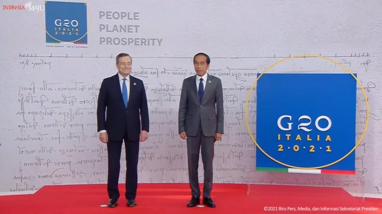 Hadiri KTT G20 Roma, Presiden Joko Widodo Disambut PM Italia Mario Draghi