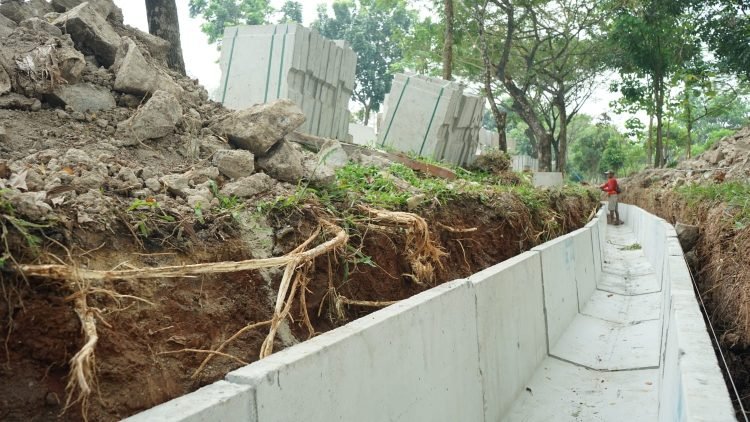 Antisipasi Banjir, DBMSDA Kabupaten Tangerang Perbaiki Drainase di 20 Titik