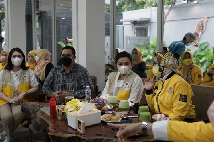 Yanti Airlangga Hartarto Apresiasi Cafe yang Dikelola Disabilitas Di Bintaro