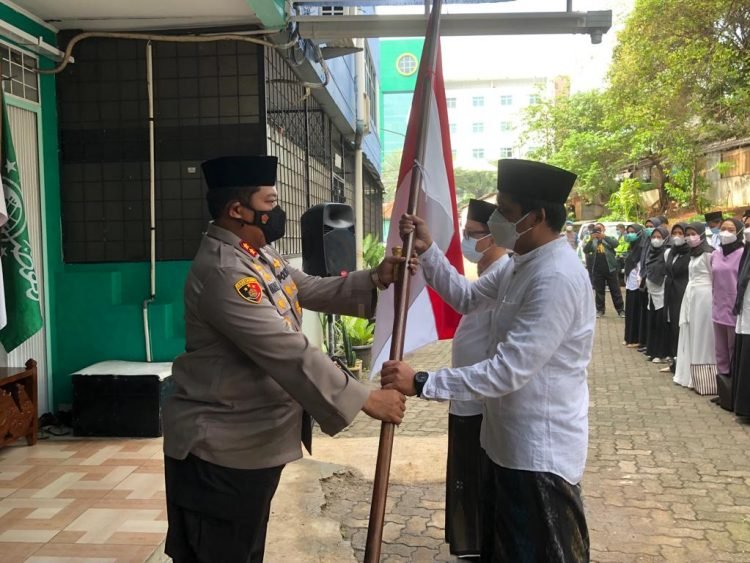 Kapolres Taangsel Lepas Peserta Kirab Santri dan Ziarah