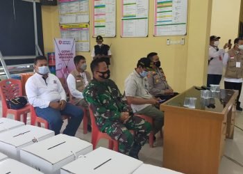 Kapolsek Cisauk Pantau Rapat Pleno Rekapitulasi Hasil Penghitungan Suara Pilkades Suradita