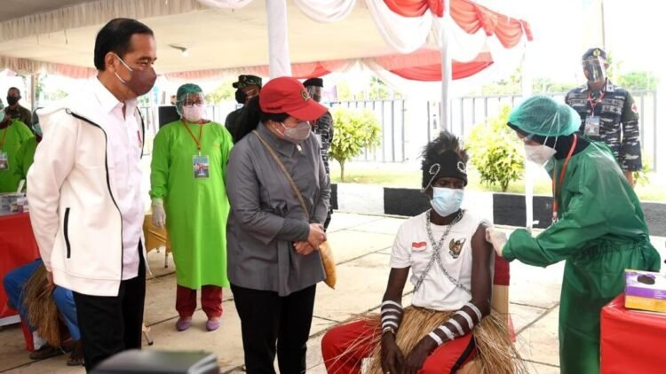 Presiden Pastikan Vaksinasi Merata dari Sabang sampai Merauke