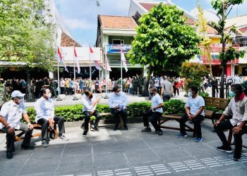 Presiden Susuri Jalan Malioboro Saksikan Pemberian Bantuan Tunai bagi PKL dan Warung