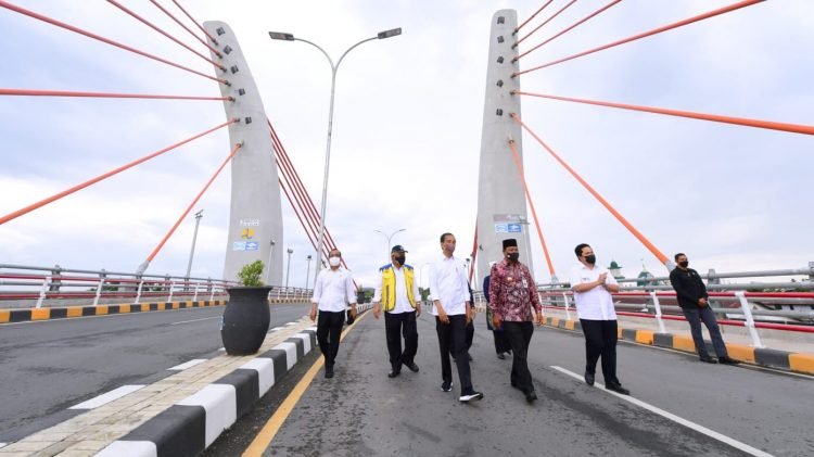 Resmikan Jembatan Sei Alalak, Presiden: Manfaatkan dengan Baik