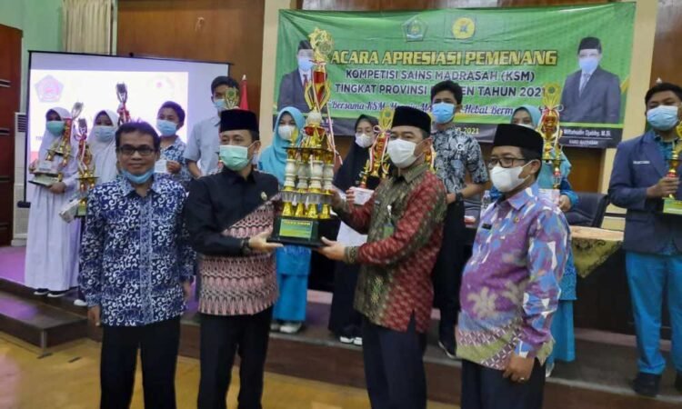 Tangsel Juara Umum Kompetisi Sains Madrasah Tingkat Provinsi Banten 2021