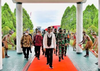 Tiba di Papua, Presiden disambut Tarian Selamat Datang