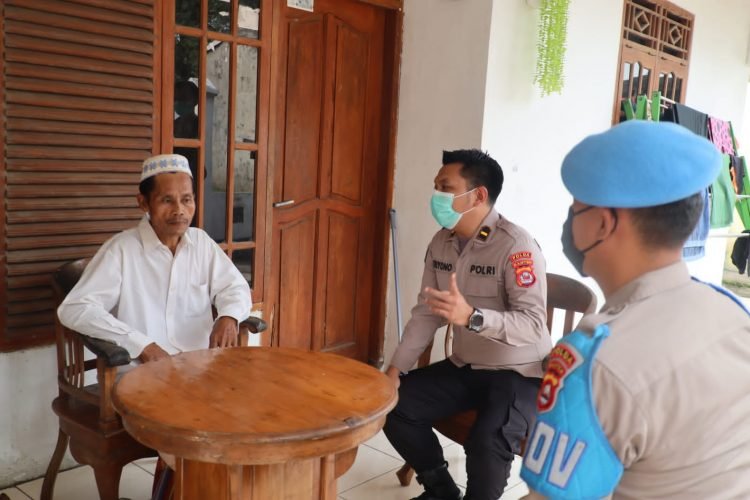 Tim Kesehatan Polda Banten Kunjungi Rumah Korban Aksi Unjuk Rasa di Kabupaten Tangerang