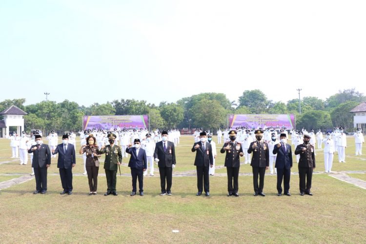 Wakapolres Tangsel Hadiri Pelantikan 77 Kades