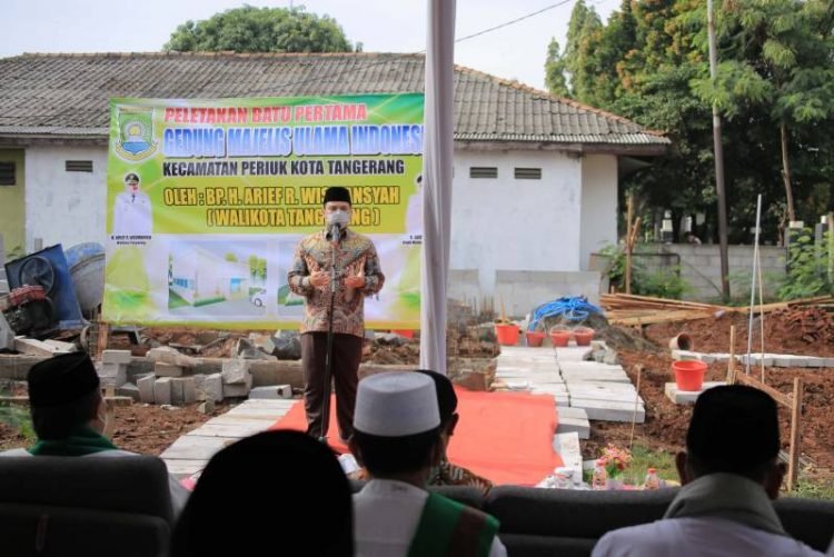 Letakkan Batu Pertama Gedung MUI Kecamatan Periuk, Walikota Arief: Untuk Kemaslahatan Umat
