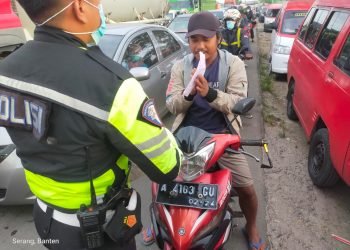 Satlantas Polres Serang Polda Banten melaksanakan Operasi Zebra Maung 2021 hari ketiga