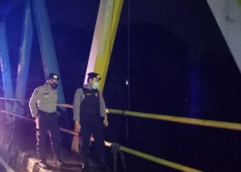 Antisipasi Banjir, Sat Samapta Polres Lebak Polda Banten Lakukan Patroli Cek Debit Air