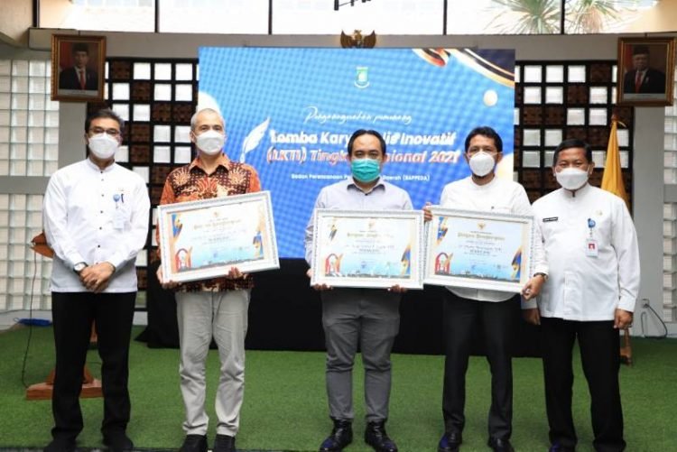 Diikuti Akademisi Seluruh Indonesia, Bappeda Anugerahkan Pemenang LKTI Tingkat Nasional dan Daerah 2021