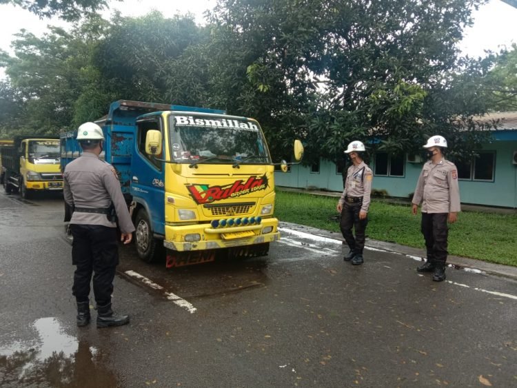 Ditpamobvit Polda Banten Lakukan Pengamanan dan Himbauan Prokes di PLTU Banten 2 Labuan