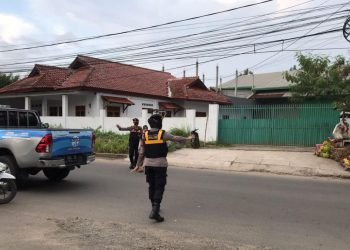 Hindari Kemacetan, Personel Samapta Polda Banten Laksanakan Pengaturan Lalu Lintas