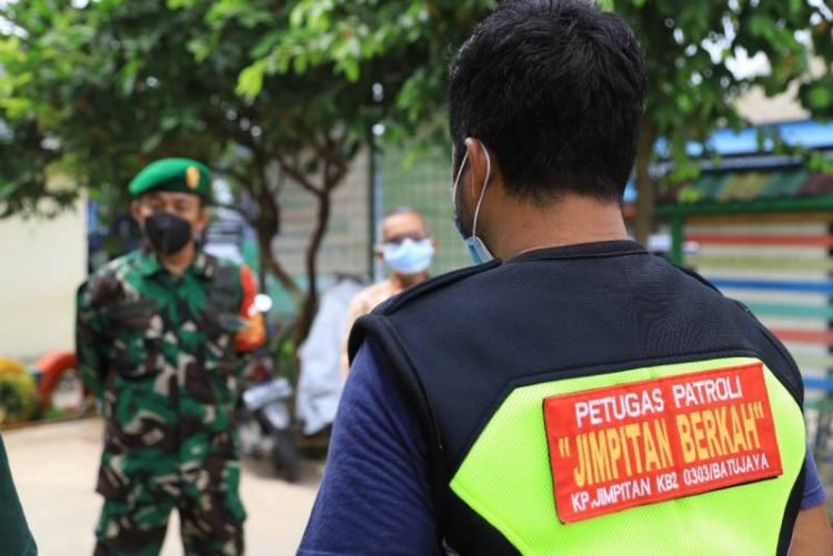 Jimpitan Berbagi Berkah Kelurahan Batujaya, Kota Tangerang Hidupkan EKonomi Warga