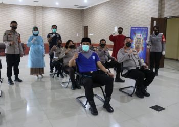 Kapolres Pandeglang Beserta PJU Ikuti Vaksinasi Tahap III Moderna