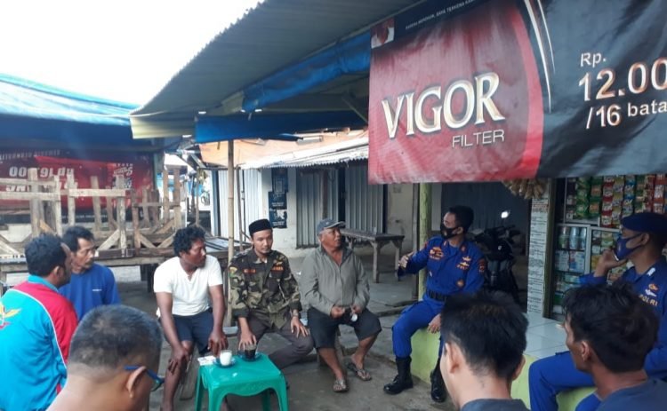 Kasat Polair Polres Pandeglang beri imbauan pada nelayan