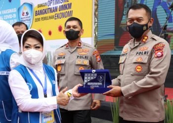 Kegiatan Vaksinasi Kolaborasi IWAPI dan Polri di Daerah Hukum Polres Cilegon