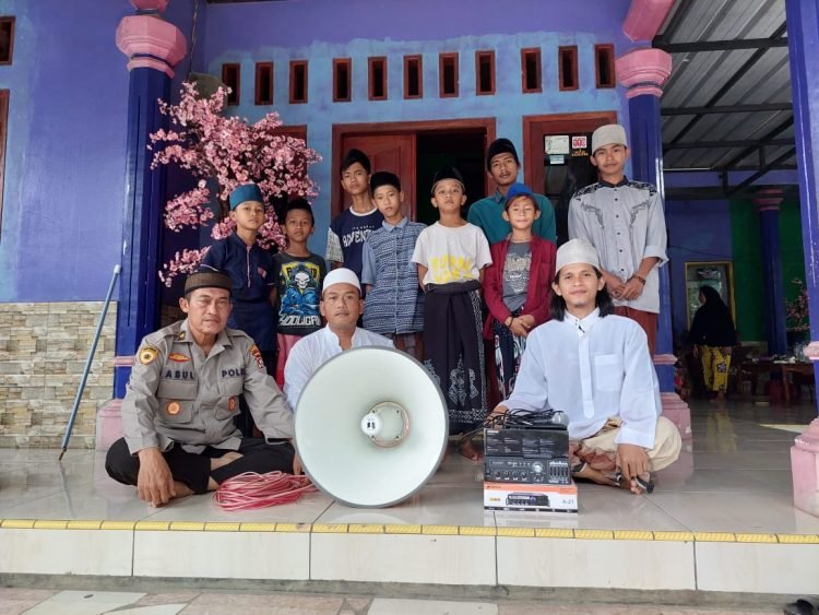 Polres Pandeglang Berikan Alat Pengeras Suara Ke Ponpes