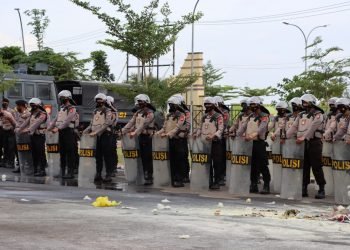 Polres Serang Polda Banten laksanakan pelatihan dan simulasi penanggulangan Unjuk Rasa Anarkis dalam rangka pengaman pelantikan Kepala Desa terpilih pada Pilkades Serentak Kabupaten Serang 2021