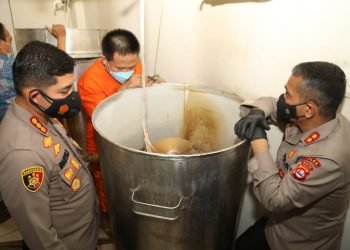 Polresta Tangerang Gerebek Pabrik Ciu Beromzet Puluhan Juta di Cikupa