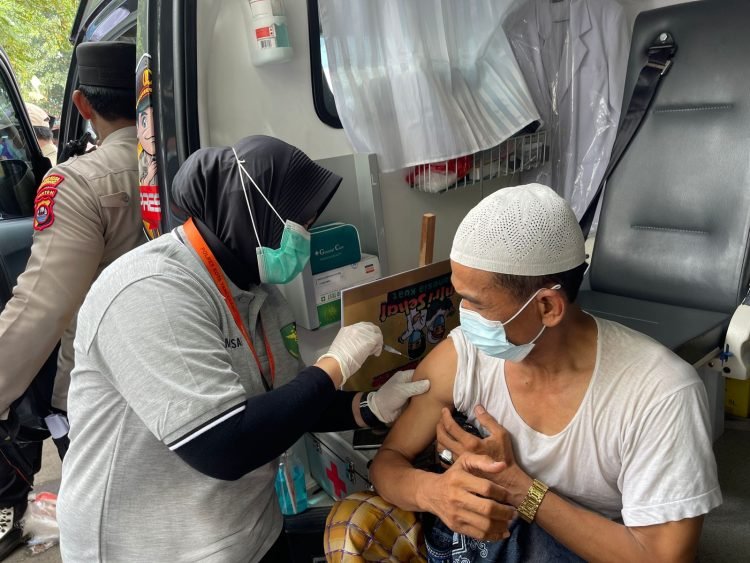 Polresta Tangerang Polda Banten Buka Gerai Vaksin Presisi di Acara Haul Syeh Abdul Qadir Jailani