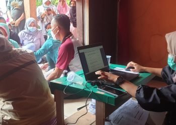 Polsek warunggunung Polda Banten melaksanakan Gerai Vaksin Presisi mobile secara massal di Kampung Kalahang kecamatan warunggunung