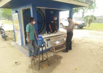 Sambil Patroli, Ditpamobvit Polda Banten Beri Himbauan Prokes di Pantai Anyer dan Carita