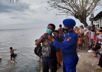 Satpolairud Polresta Tangerang Imbau Tingkatkan Prokes Bagi Masyarakat di Desa Kronjo