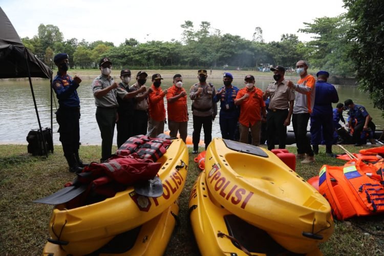 Siaga Bencana Alam, Polresta Tangerang Polda Banten dan Forkompinda Gelar Simulasi Evakuasi Banjir