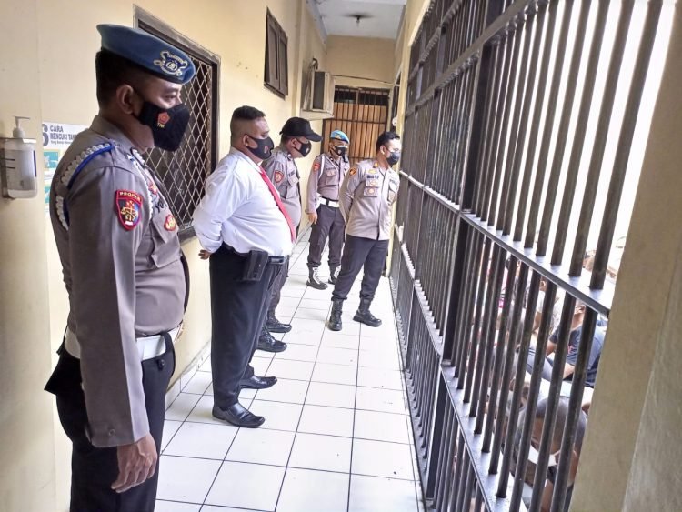Sidak Ruang Tahanan Polres Cilegon Polda Banten oleh Pawas dan Provos