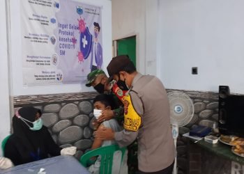 Sinergitas Bhabinkamtibmas Polda Banten & Babinsa di lokasi vaksinisasi