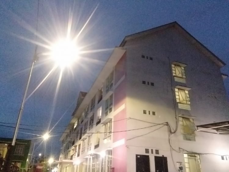 Terang Benderang, Pemkot Tangerang Pasang Puluhan PJU di Rusunawa