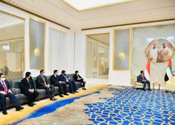 Tiba di Dubai, Presiden Jokowi Disambut Ruler of Dubai dan Saksikan Pertukaran Sejumlah Nota Kesepahaman