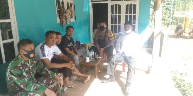 Untuk Menjaga sinergitas Bhabinkamtibmas Polsek Warunggunung Polda Banten Silahturahmi dengan tokoh pemuda dan Jaro Padasuka kecamatan Warunggunung